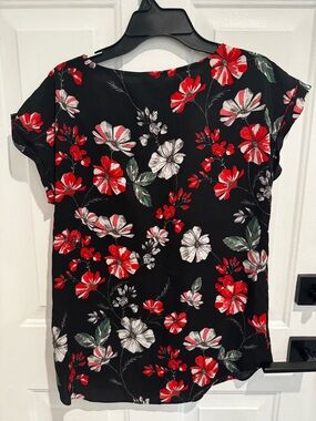 Express Black Floral Short Sleeve Blouse - Red & White Flowers